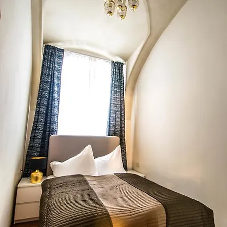 Apartment 4bdr Historical Spirit By Ruterra Prague