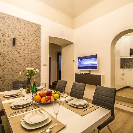 Apartment 4bdr Historical Spirit By Ruterra