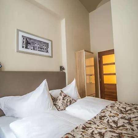 4bdr Historical Spirit By Ruterra Apartment Prague